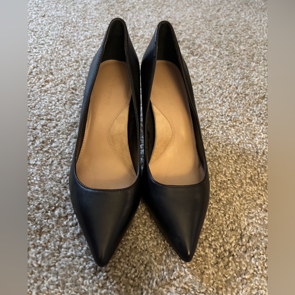 Elegant Black Women's Pumps